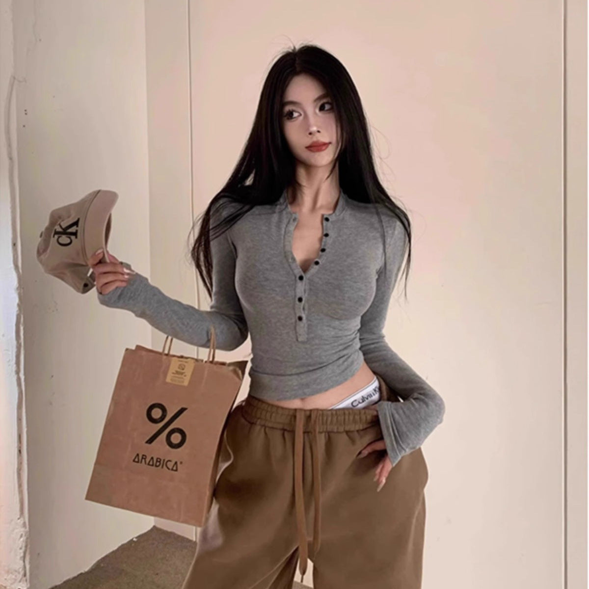 Top Baddie entreabierto: sencillo, sexy y arrebatado