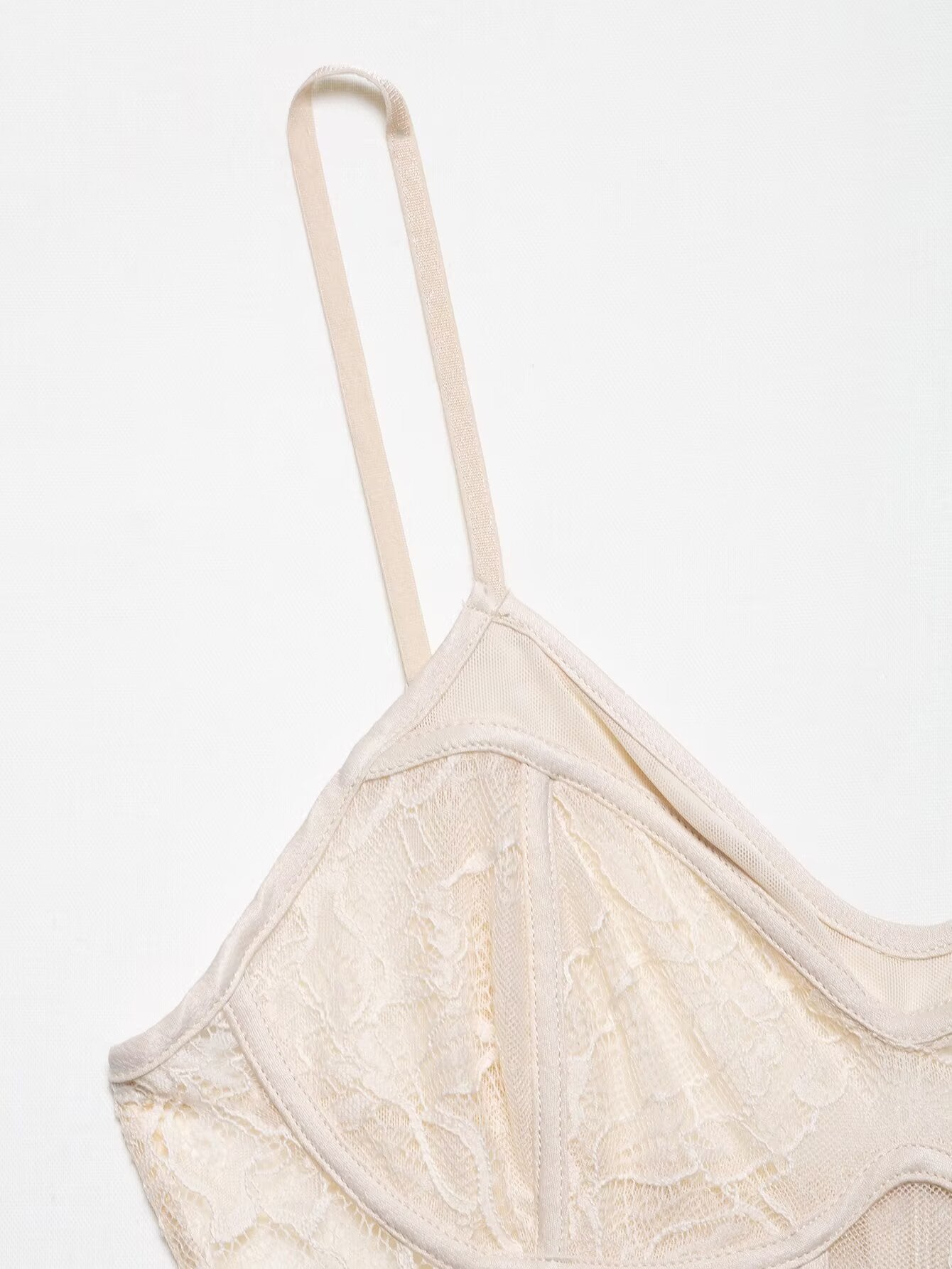 Style Fitted Lace Bodycon Crop Top