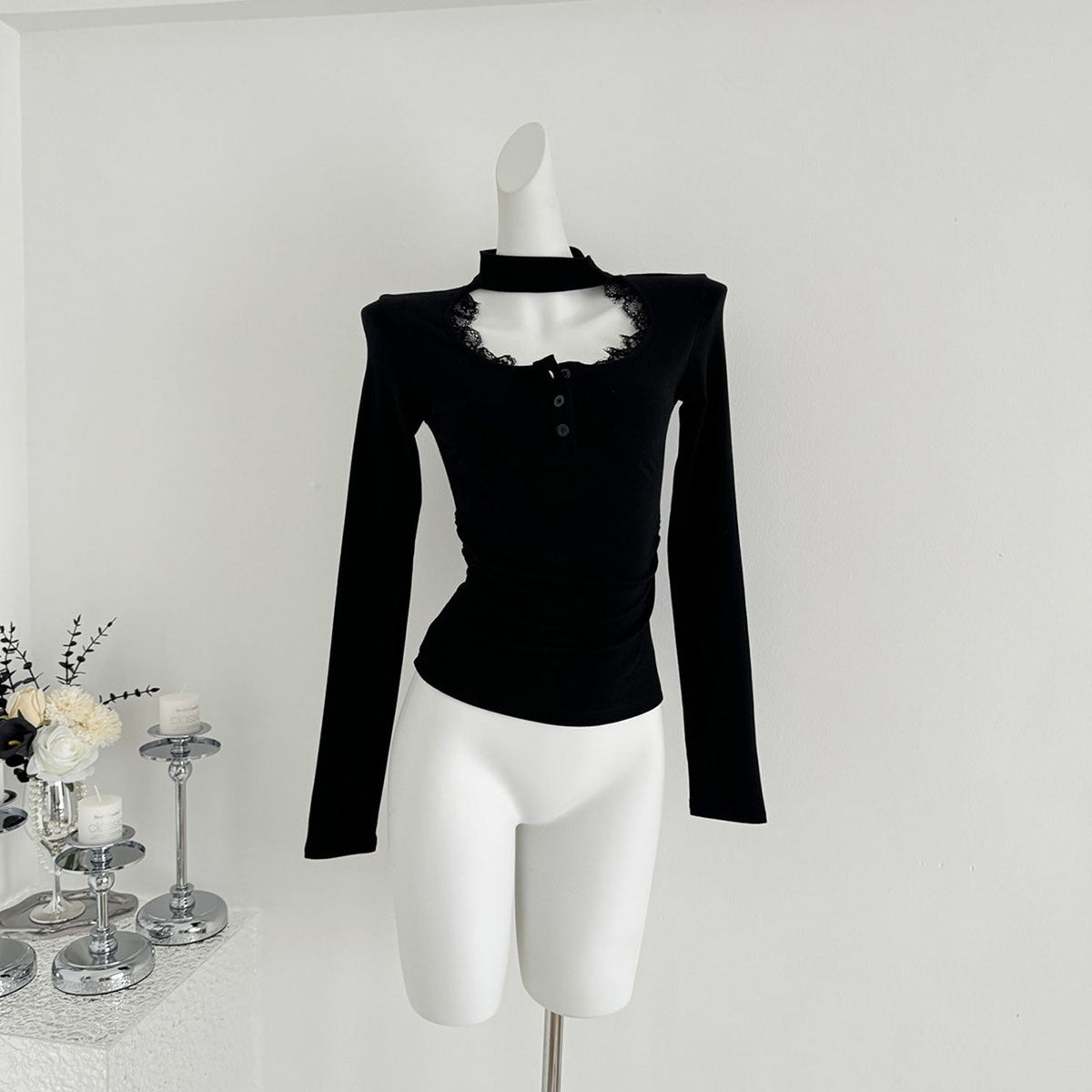 Blusa interior plisada y ajustada con costuras de encaje para mujer