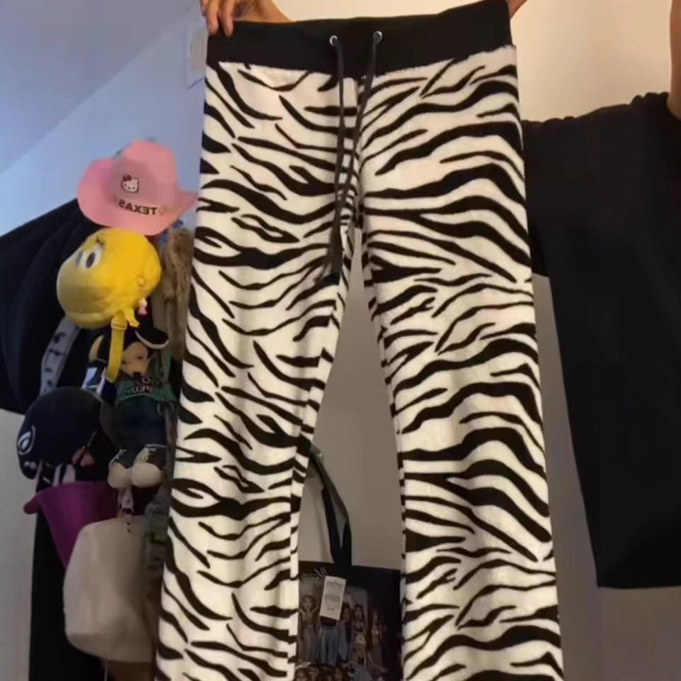 Pantalones de leopardo con cordón: ideales para el día a día